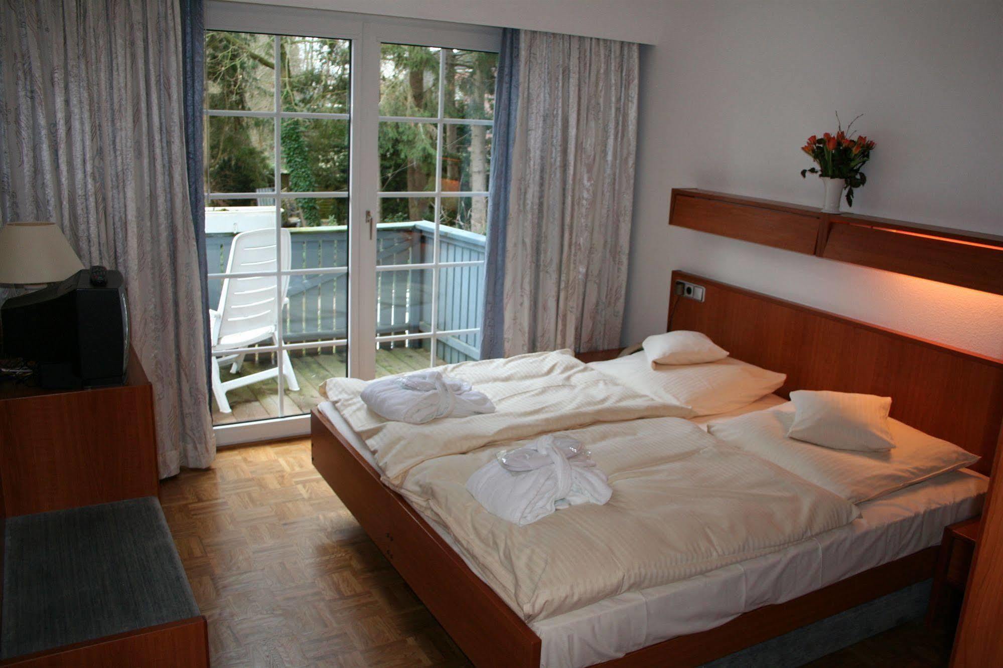 Hotel Weisser Hof Malente Exterior photo