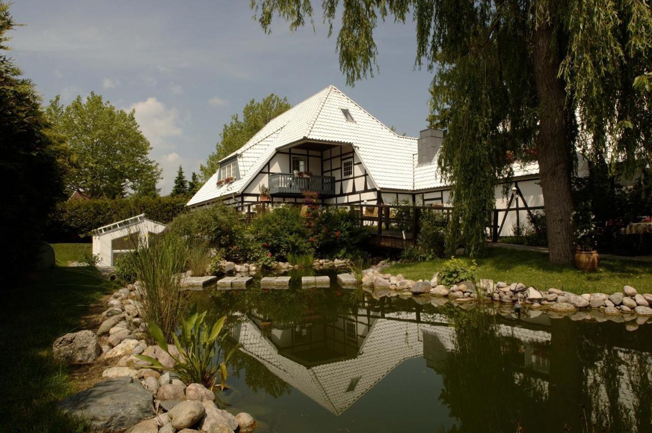 Hotel Weisser Hof Malente Exterior photo