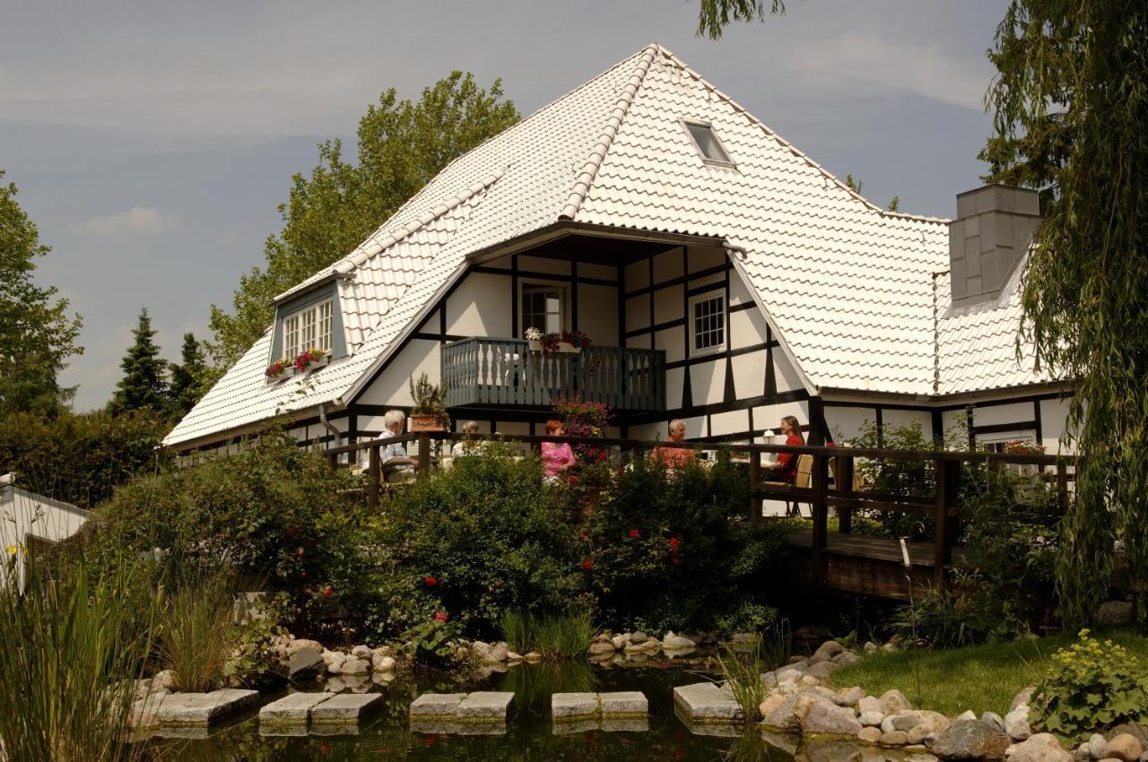 Hotel Weisser Hof Malente Exterior photo